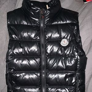 Moncler vest❄️